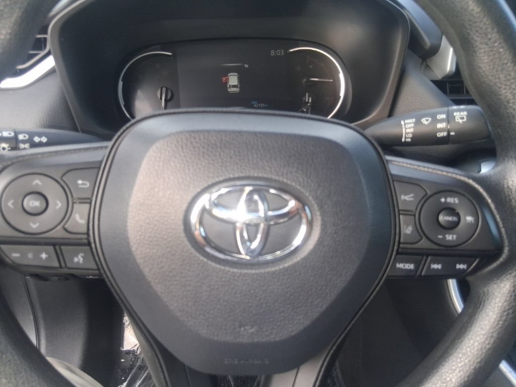 Used 2024 Toyota RAV4 LE AWD/4WD image 10