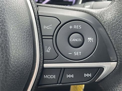 Used 2021 Toyota Camry LE image 20