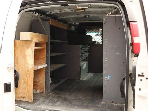 Used 2013 Chevrolet Express 2500 image 28