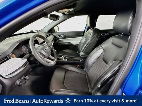 Used 2024 Jeep Compass Latitude AWD/4WD image 25
