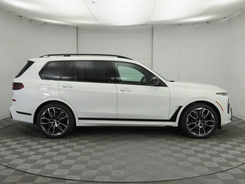 New 2026 BMW X7 M60i image 4