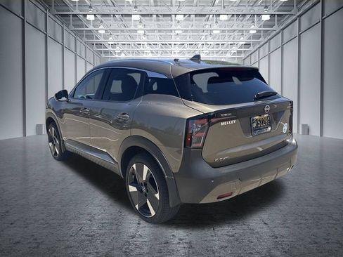 Used 2025 Nissan Kicks SR AWD/4WD image 3