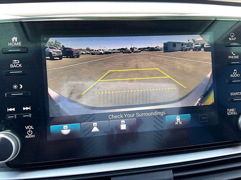 Used 2018 Honda Accord Touring image 22