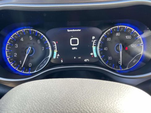 New 2026 Chrysler Pacifica Select image 13