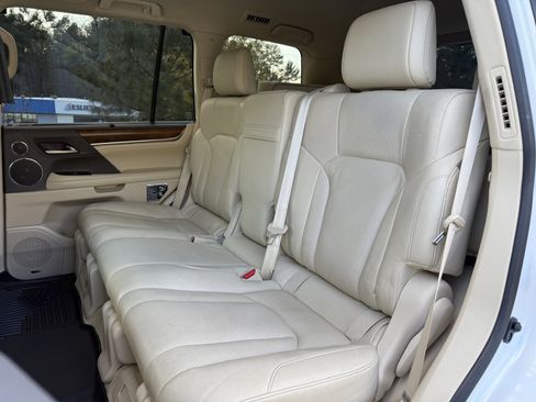 Used 2020 Lexus LX 570 4WD w/ Luxury Package image 42