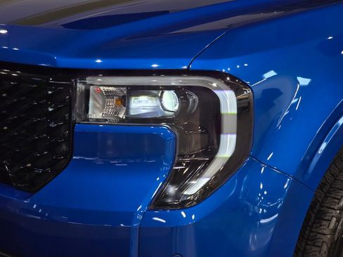 New 2025 Ford Maverick Lariat w/ Black Appearance Package image 11