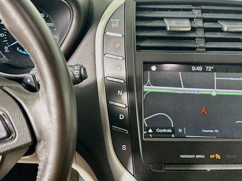 Used 2019 Lincoln MKC Select w/ Select Plus Package FWD image 25