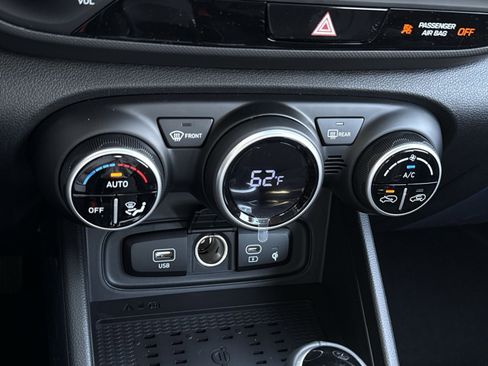 New 2026 Hyundai Venue SEL FWD image 21
