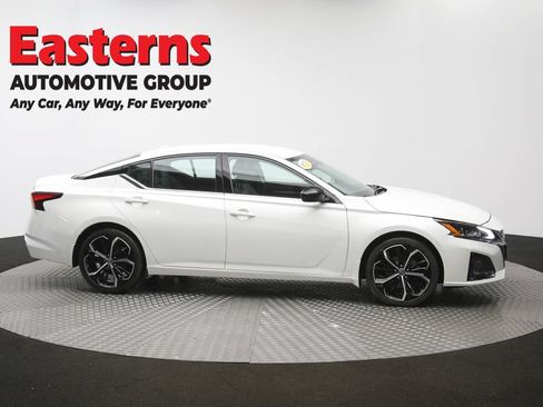 Used 2023 Nissan Altima 2.5 SR FWD image 46