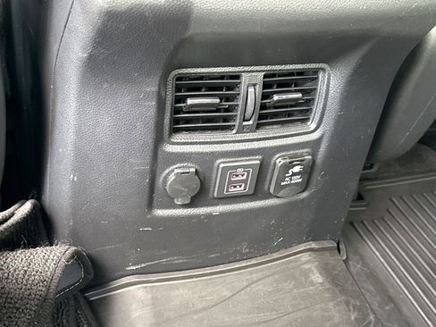 Used 2024 Nissan Titan PRO-4X image 11