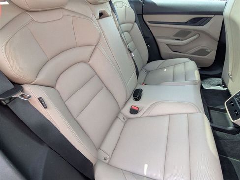 Used 2021 Porsche Taycan 4S image 32