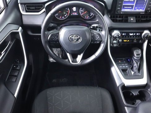 Used 2021 Toyota RAV4 XLE w/ XLE Grade Weather Package AWD/4WD image 28