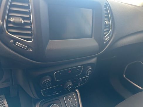 Used 2021 Jeep Compass Sport image 18