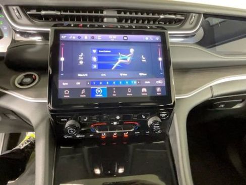 Used 2023 Jeep Grand Cherokee 4WD 4xe image 31