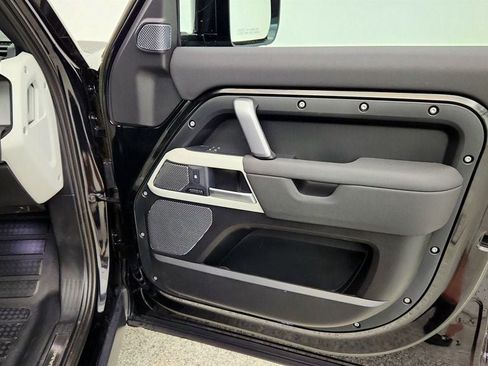 Used 2023 Land Rover Defender 110 X-Dynamic SE AWD/4WD image 28