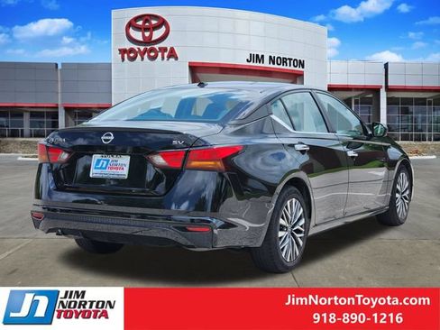 Used 2024 Nissan Altima 2.5 SV FWD image 5