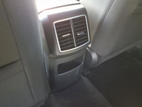 Used 2025 Kia Sportage LX FWD image 34