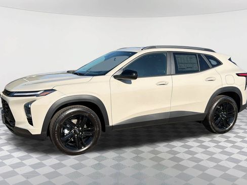 New 2026 Chevrolet Trax ACTIV w/ Sunroof Package FWD image 8