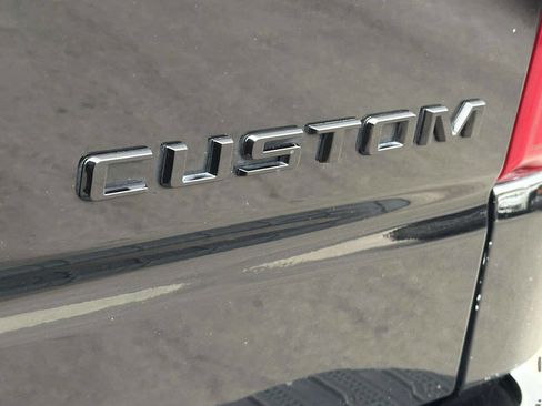 Used 2021 Chevrolet Silverado 1500 Custom Trail Boss w/ LPO, Dark Essentials Package image 5