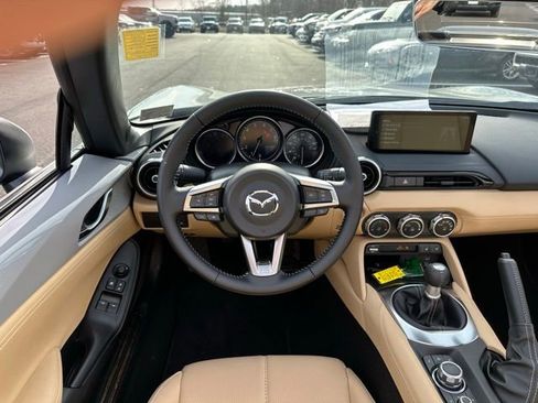 Used 2025 MAZDA MX-5 Miata RF Grand Touring image 19
