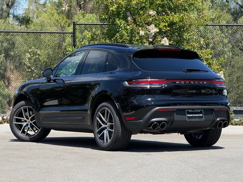Used 2026 Porsche Macan image 3