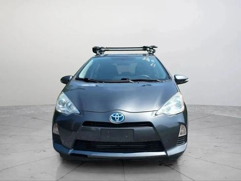 Used 2014 Toyota Prius C Two image 2