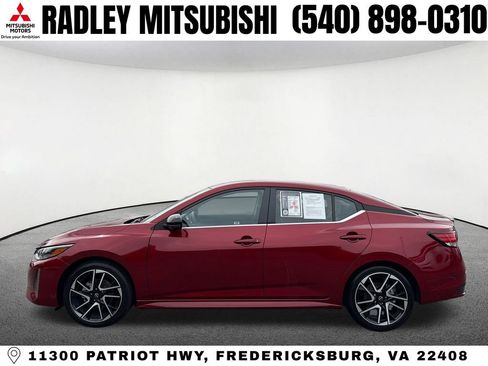 Used 2025 Nissan Sentra SR w/ SR Premium Package FWD image 16