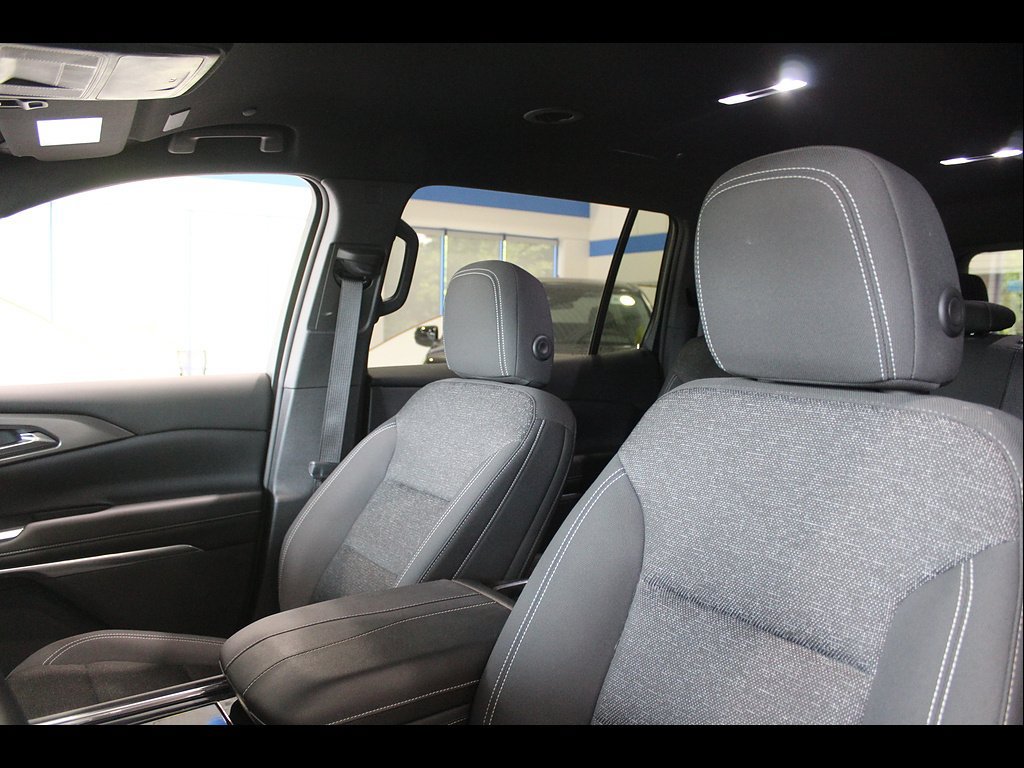 Used 2024 Chevrolet Traverse LS FWD image 14