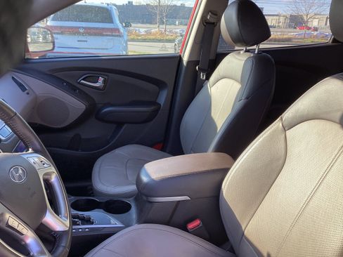 Used 2010 Hyundai Tucson Limited w/ Premium Pkg 4 image 12