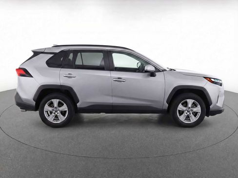Used 2025 Toyota RAV4 XLE image 9