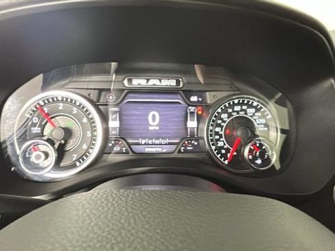Used 2022 RAM 1500 Big Horn AWD/4WD image 18