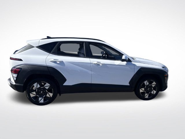 Used 2025 Hyundai Kona SEL FWD image 7