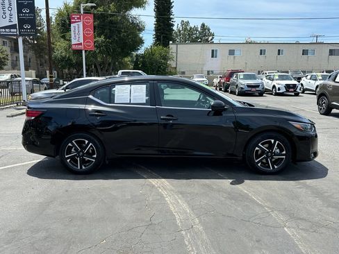 Used 2024 Nissan Sentra SV FWD image 9