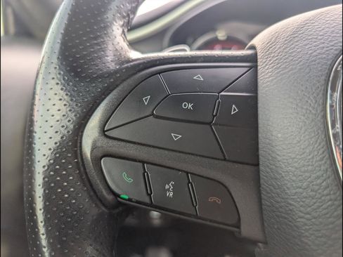 Used 2019 Dodge Challenger R/T RWD image 17