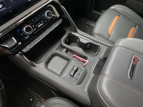 Used 2025 GMC Sierra 2500 AT4 AWD/4WD image 19