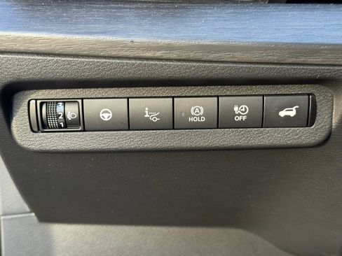 Used 2024 Nissan Ariya EVOLVE+ e-4ORCE image 17