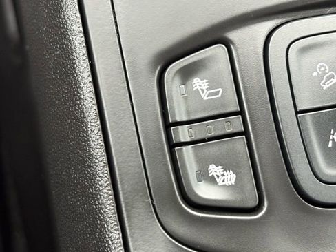 Used 2023 GMC Terrain SLE w/ Driver Convenience Package image 18