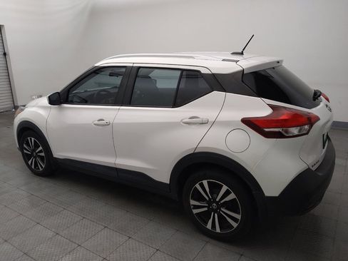 Used 2018 Nissan Kicks SV w/ Exterior Electronics Package FWD image 3
