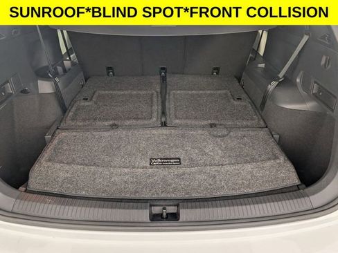 Used 2021 Volkswagen Tiguan SE R-Line w/ 3rd Row Seat Package image 30