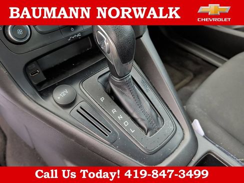 Used 2018 Ford Focus SE FWD image 28