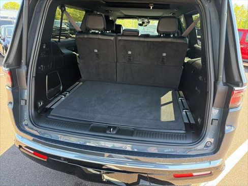 Certified 2025 Jeep Wagoneer L Series III w/ Premium Group I AWD/4WD image 19