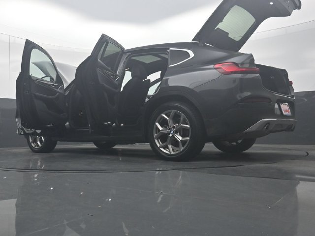 Used 2021 BMW X4 xDrive30i AWD/4WD image 55