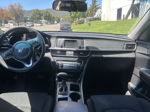 Used 2017 Kia Optima LX FWD image 3