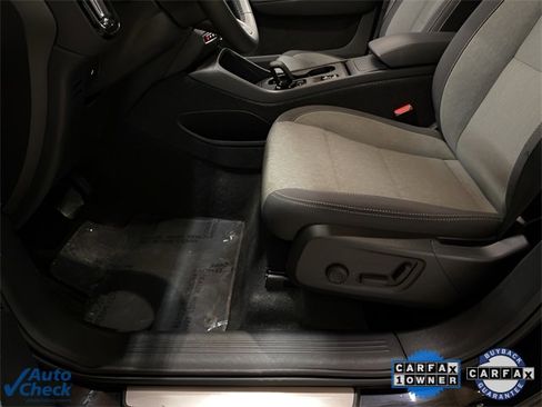 Used 2025 Volvo XC40 B5 Core image 57