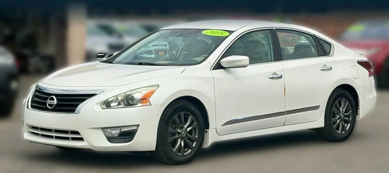 Used 2015 Nissan Altima 2.5 S w/ Sport Value Package FWD image 5