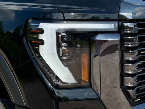 Used 2024 GMC Sierra 3500 Denali Ultimate AWD/4WD image 78