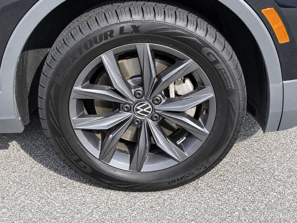 Certified 2023 Volkswagen Tiguan SE FWD image 10