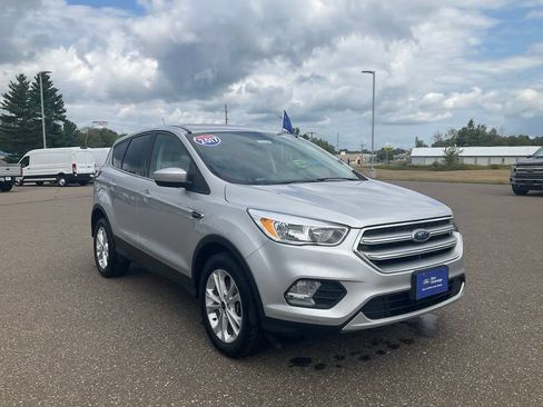 Used 2017 Ford Escape SE AWD/4WD image 4