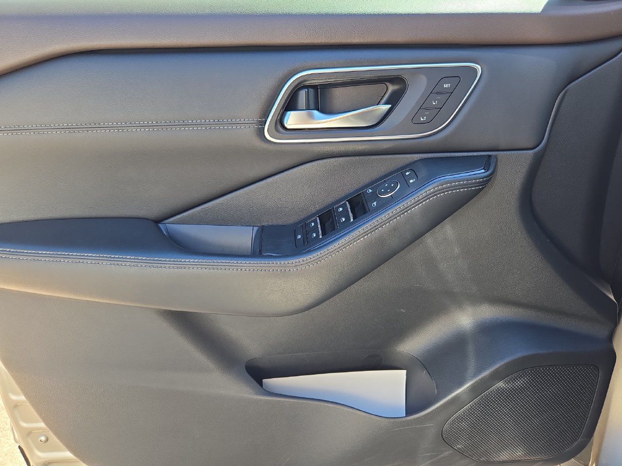 Used 2022 Nissan Rogue Platinum w/ Head-Up Display Package FWD image 22