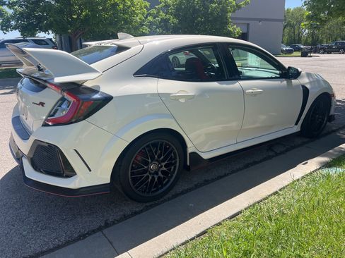 Used 2018 Honda Civic Type R image 5